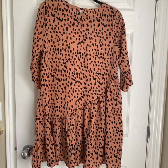 Flowy Summer Dress! - Picture 4 of 7